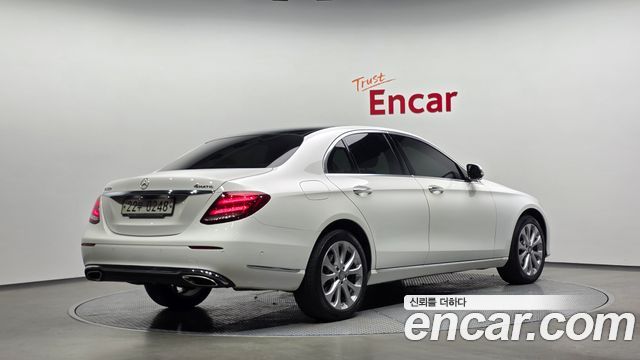 Mercedes-Benz E-Class (W213) E300 4MATIC Exclusive 2017 — фото 2