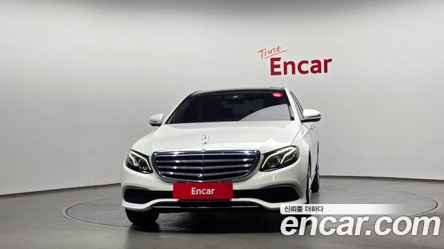 Mercedes-Benz E-Class (W213) E300 4MATIC Exclusive 2017 — фото 3