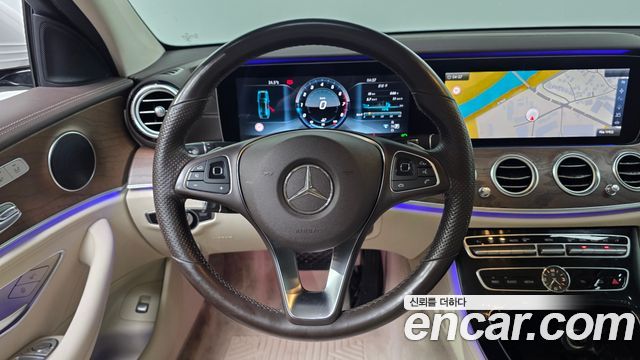 Mercedes-Benz E-Class (W213) E300 4MATIC Exclusive 2017 — фото 13