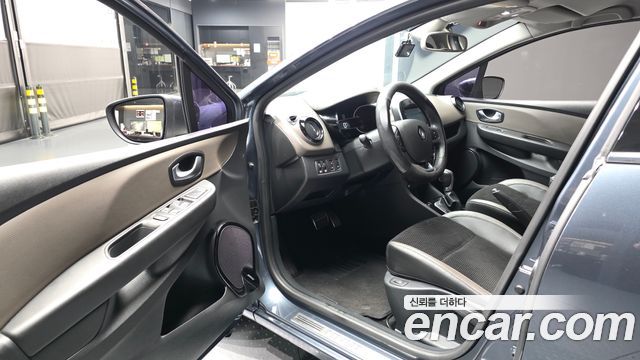 Renault Korea Clio Intens 2018 — фото 10