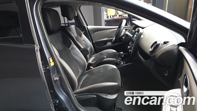 Renault Korea Clio Intens 2018 — фото 15