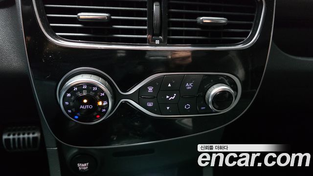 Renault Korea Clio Intens 2018 — фото 20