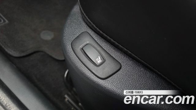 Renault Korea Clio Intens 2018 — фото 21