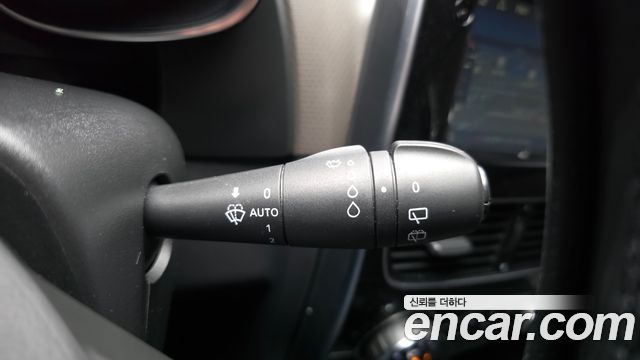 Renault Korea Clio Intens 2018 — фото 22