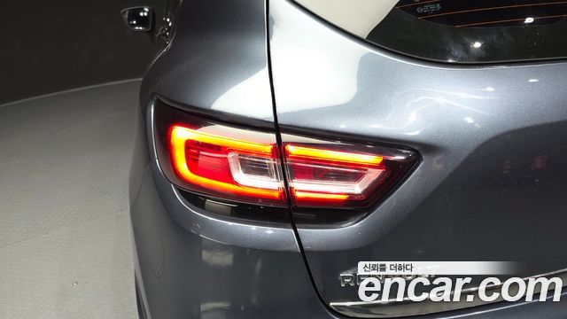 Renault Korea Clio Intens 2018 — фото 29