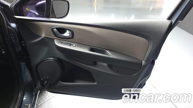 Renault Korea Clio Intens 2018 — фото 30