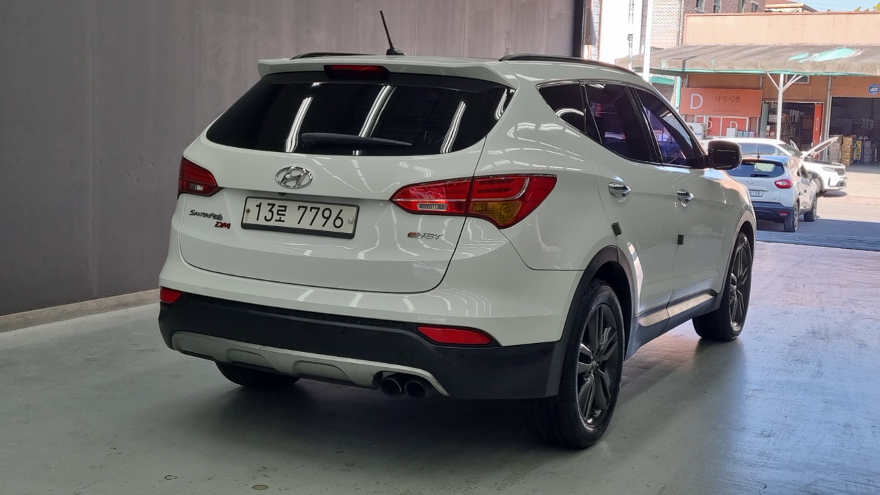 Hyundai Santa Fe (DM) Diesel(e-VGT) 2.0 2WD Exclusive Special 2014 — фото 2