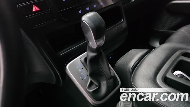 Hyundai Staria Tourer 11-Seater Modern 2022 — фото 9