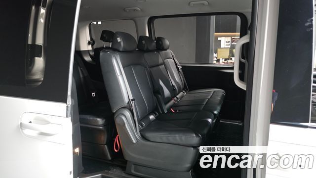 Hyundai Staria Tourer 11-Seater Modern 2022 — фото 12