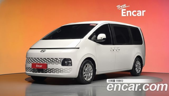 Hyundai Staria Tourer 11-Seater Modern