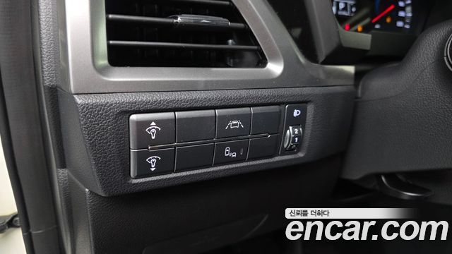 KG Mobility (SsangYong) Beautiful Korando Gasoline 1.5 2WD C5 Plus 2021 — фото 12