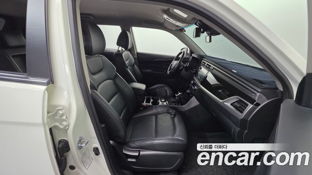 KG Mobility (SsangYong) Beautiful Korando Gasoline 1.5 2WD C5 Plus 2021 — фото 26