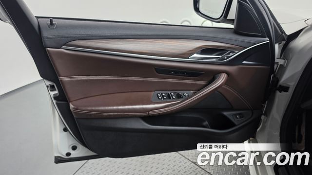 BMW 5 Series (G30) 530i M Sport Package Plus 2018 — фото 24