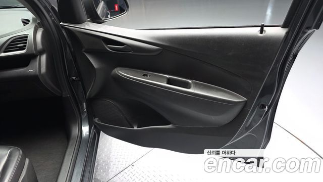 Chevrolet Spark LT 2019 — фото 24