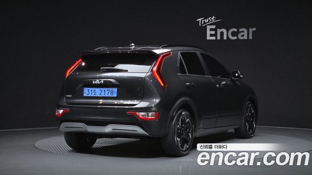 Kia Niro EV Air 2023 — фото 2