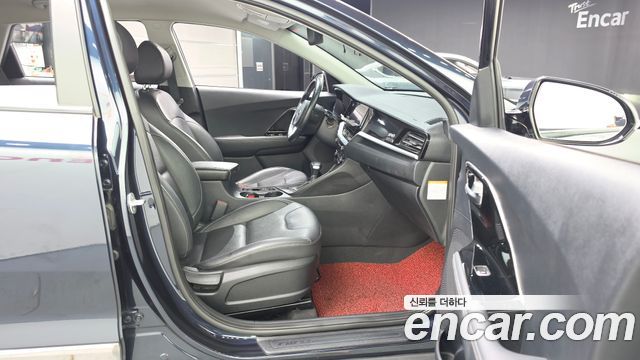 Kia Niro 1.6 HEV Prestige 2020 — фото 11