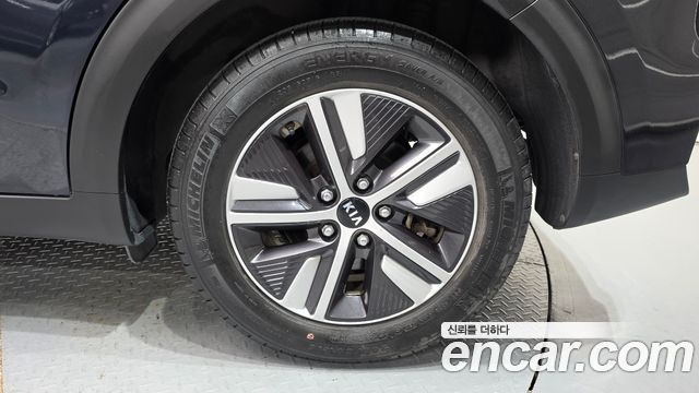Kia Niro 1.6 HEV Prestige 2020 — фото 21