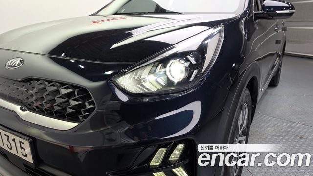 Kia Niro 1.6 HEV Prestige 2020 — фото 22