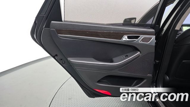 Genesis G80 3.3 GDI AWD Premium Luxury 2018 — фото 31