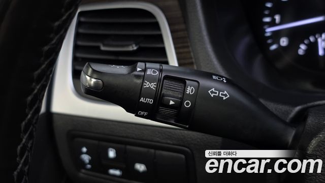 Genesis G80 3.3 GDI AWD Premium Luxury 2018 — фото 33