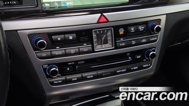 Genesis G80 3.3 GDI AWD Premium Luxury 2018 — фото 36