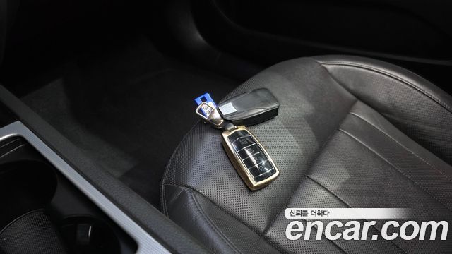 Genesis G80 3.3 GDI AWD Premium Luxury 2018 — фото 39