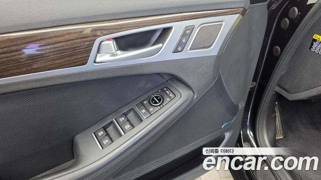 Genesis G80 3.3 GDI AWD Premium Luxury 2018 — фото 29
