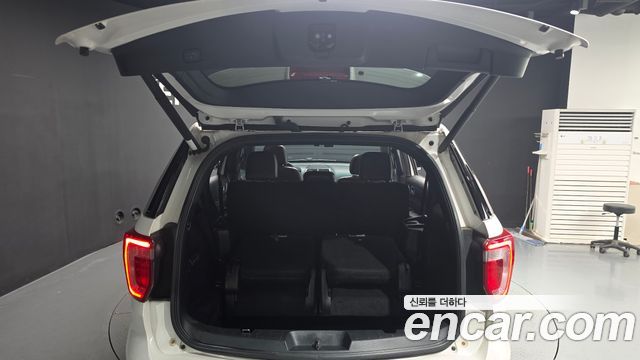Ford Explorer 2.3 Limited 4WD 5th 2017 — фото 20