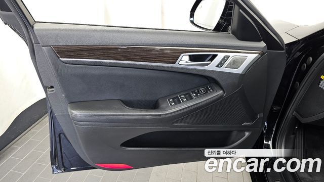 Genesis G80 3.3 GDI AWD Premium Luxury 2019 — фото 24