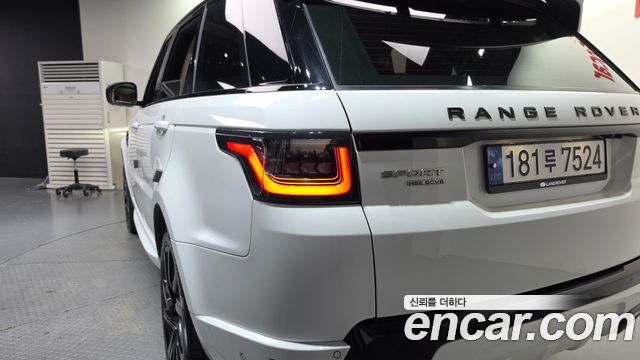 Land Rover Range Rover Sport (II) 3.0 SDV6 HSE Dynamic 2018 — фото 23