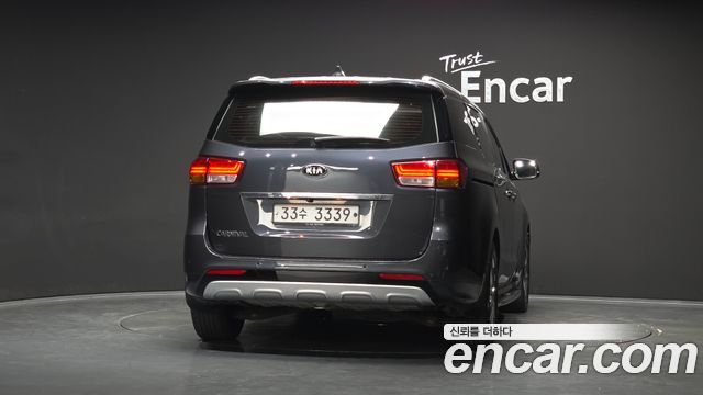 Kia Carnival 9-seater Noblesse 2015 — фото 4