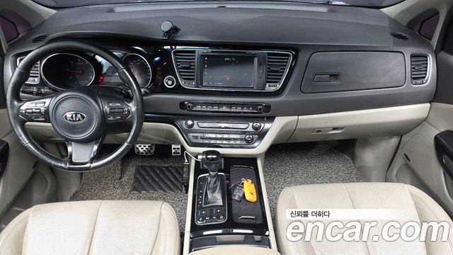 Kia Carnival 9-seater Noblesse 2015 — фото 7