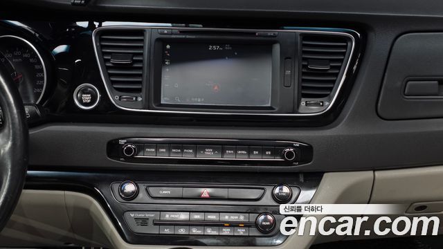 Kia Carnival 9-seater Noblesse 2015 — фото 14