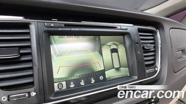Kia Carnival 9-seater Noblesse 2015 — фото 15