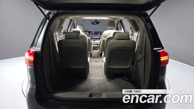 Kia Carnival 9-seater Noblesse 2015 — фото 20
