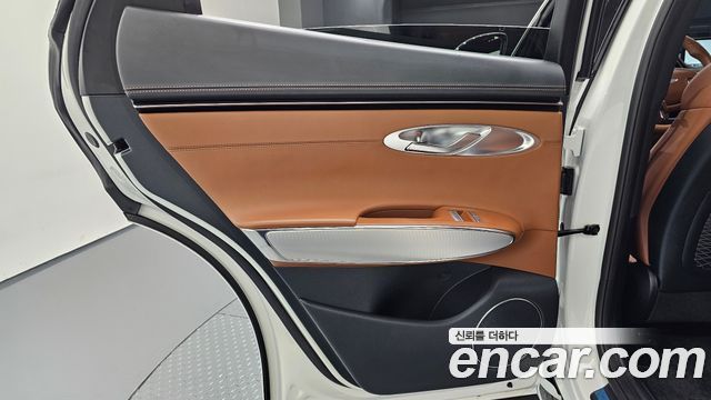 Genesis GV70 2.5T Gasoline 2WD 2023 — фото 25