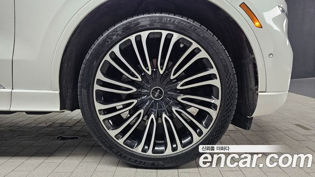 Lincoln Aviator (II) 3.0 Black Label AWD 2021 — фото 21