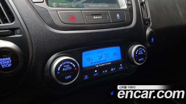 Hyundai Tucson ix Diesel(e-VGT) 2WD Smart special 2014 — фото 17