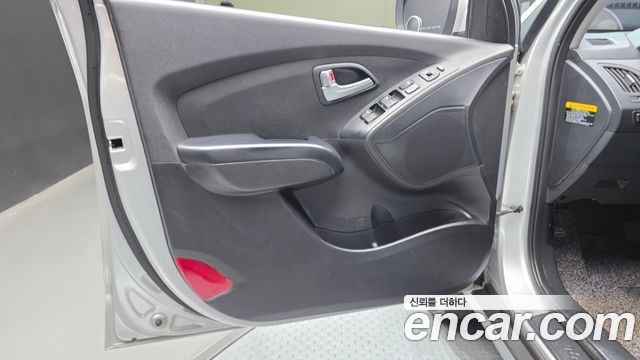 Hyundai Tucson ix Diesel(e-VGT) 2WD Smart special 2014 — фото 24