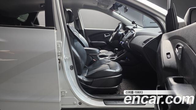 Hyundai Tucson ix Diesel(e-VGT) 2WD Smart special 2014 — фото 26