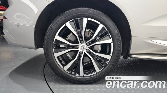 Volvo XC60 (II) B6 Ultimate Bright 2023 — фото 5