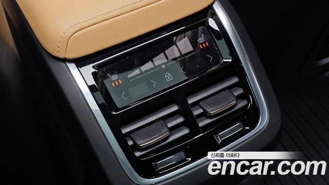 Volvo XC60 (II) B6 Ultimate Bright 2023 — фото 16