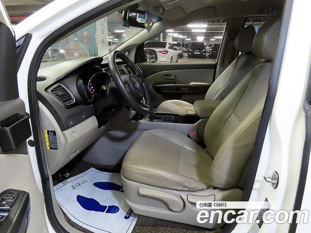 Kia Carnival 11-seater Deluxe 2016 — фото 6