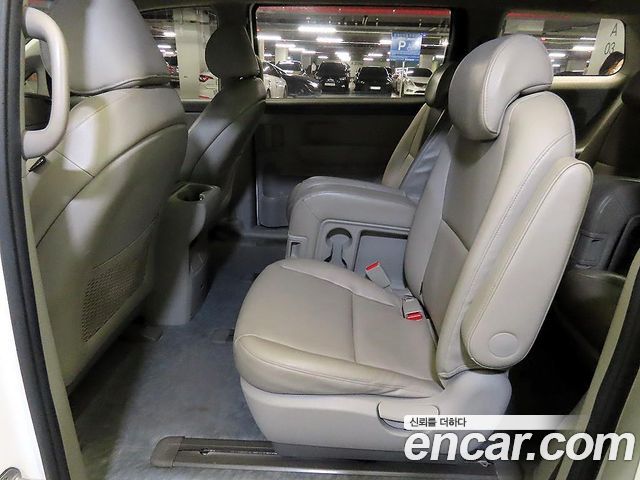 Kia Carnival 11-seater Deluxe 2016 — фото 7