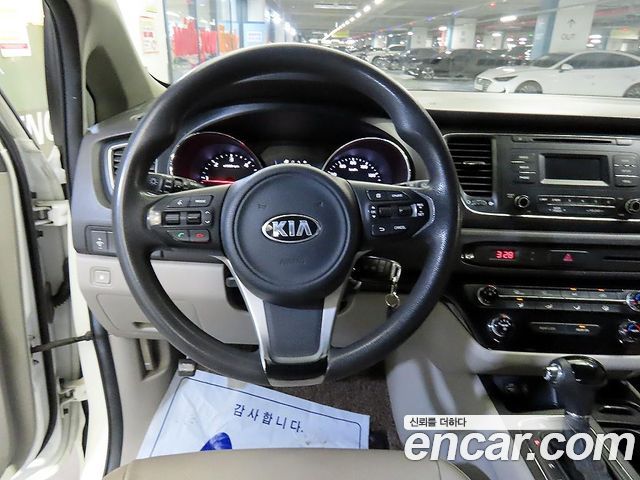 Kia Carnival 11-seater Deluxe 2016 — фото 9