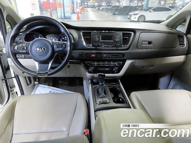 Kia Carnival 11-seater Deluxe 2016 — фото 15