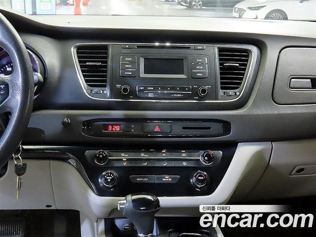 Kia Carnival 11-seater Deluxe 2016 — фото 16