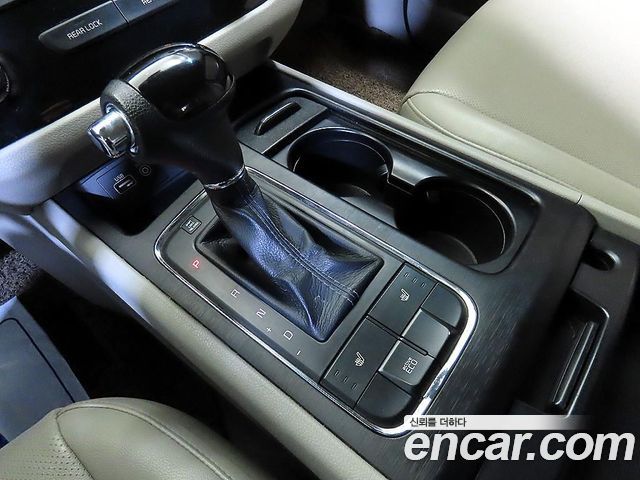 Kia Carnival 11-seater Deluxe 2016 — фото 17