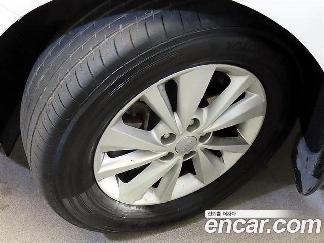 Kia Carnival 11-seater Deluxe 2016 — фото 23