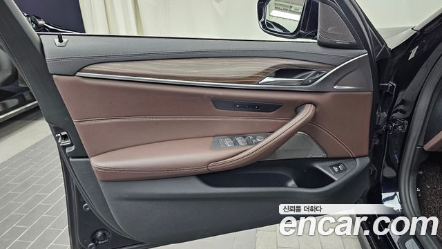 BMW 5 Series (G30) 530i xDrive M Sport Package 2021 — фото 24